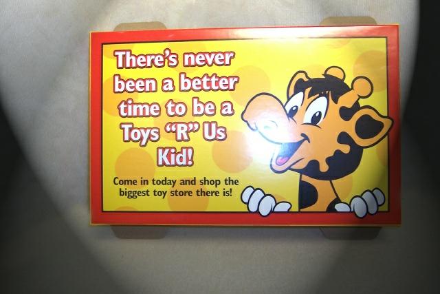 79 Toys_R_Us_640x_1393_flood